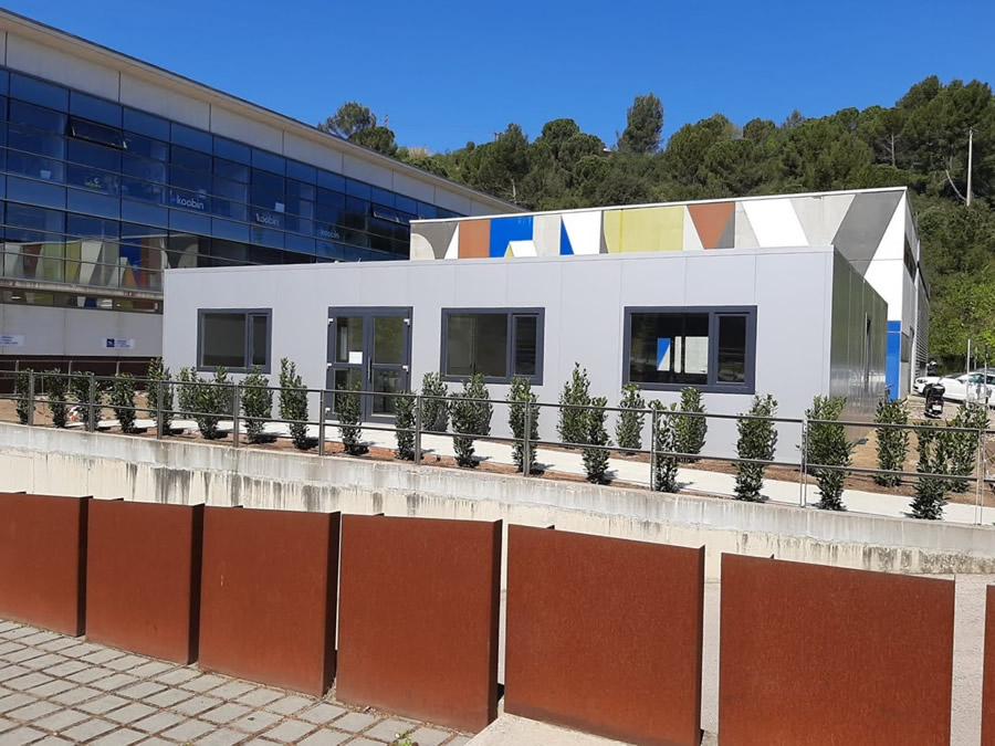 Universidad prefabricada con modulas