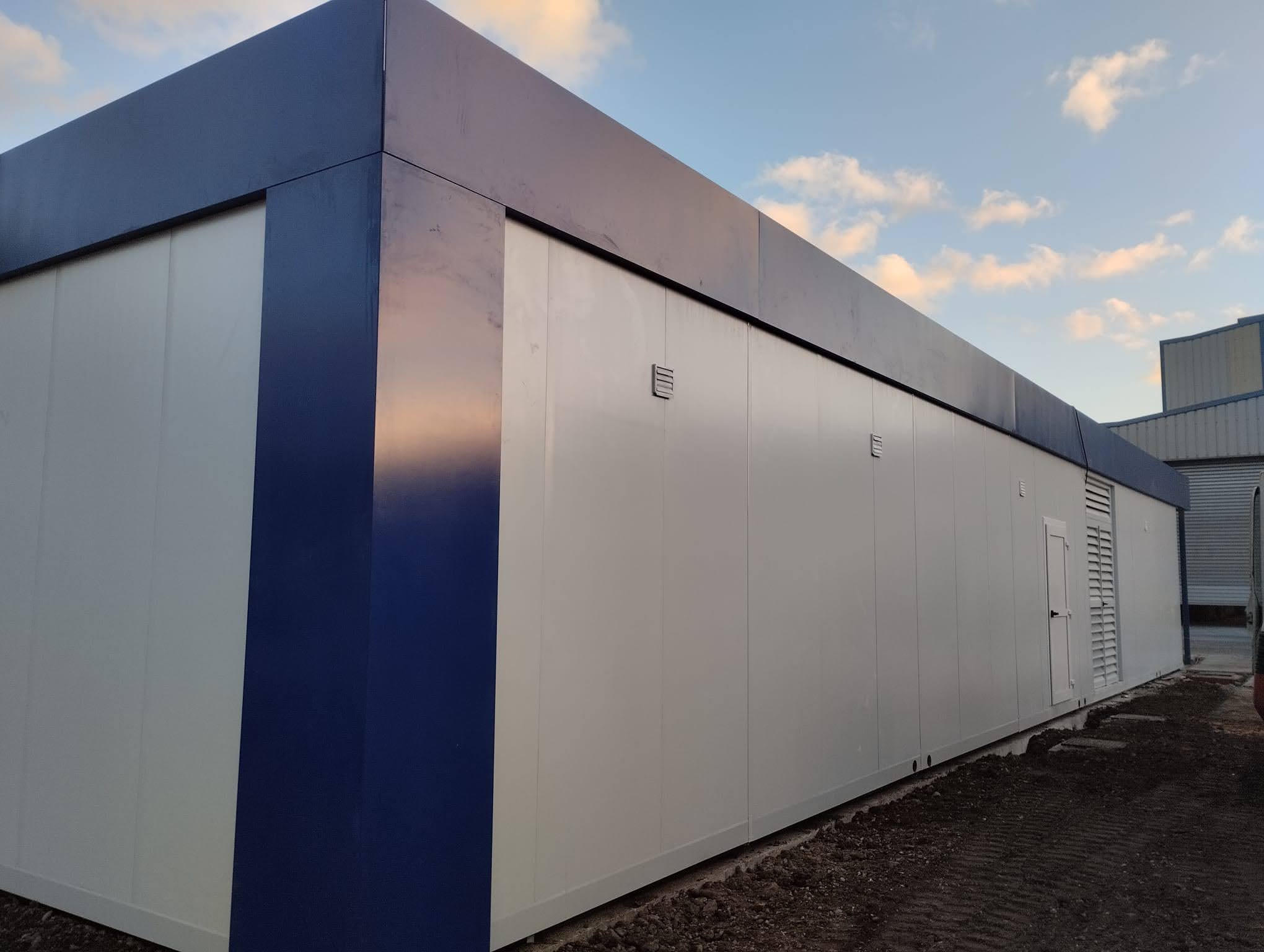 Vestuario exterior prefabricado con baño