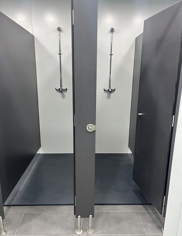 Duchas para vestuarios prefabricados modulares